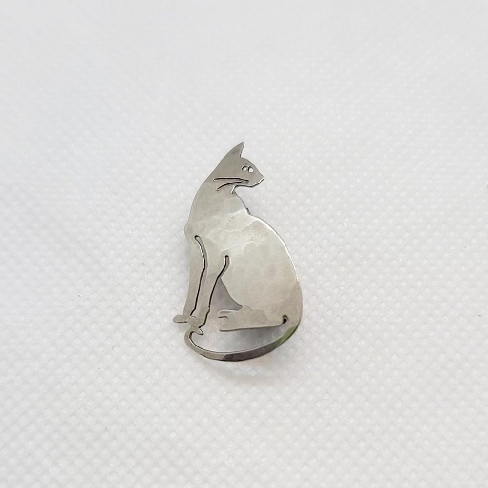 Wild Bryde Cat Pin